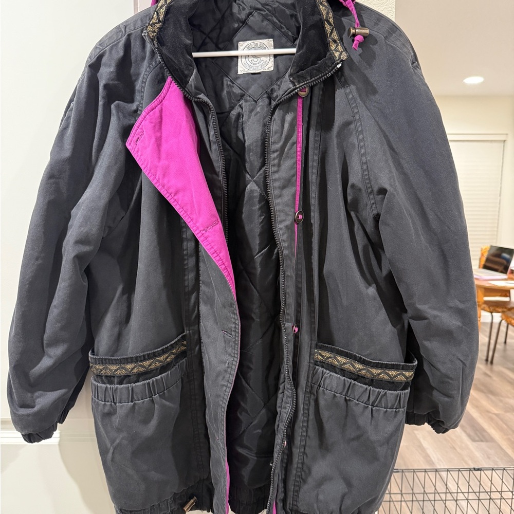 Vintage 1980’s women’s medium- black and purple puffy ski coat